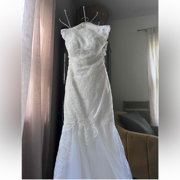 Vera Wang Dresses & Skirts - BRAND NEW Vera Wang Eloisa Wedding Dress Gown